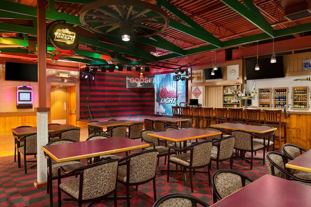 Travelodge Hanna Canada Grey Restaurant photo